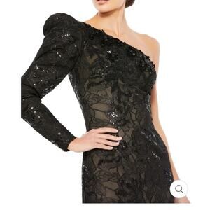 Mac Duggal EMBELLISHED ONE PUFF SLEEVE TRUMPET GOWN